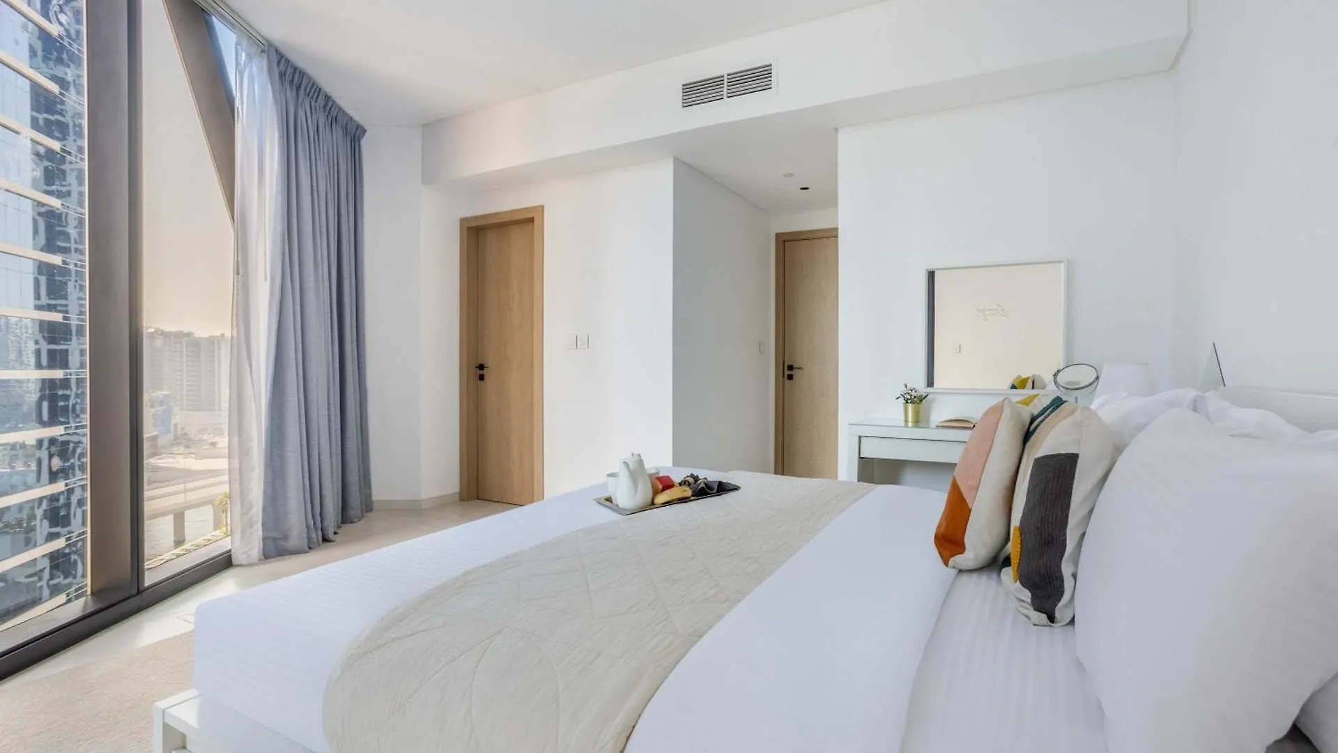 Frank Porter - Marquise Tower Dubai Apartment