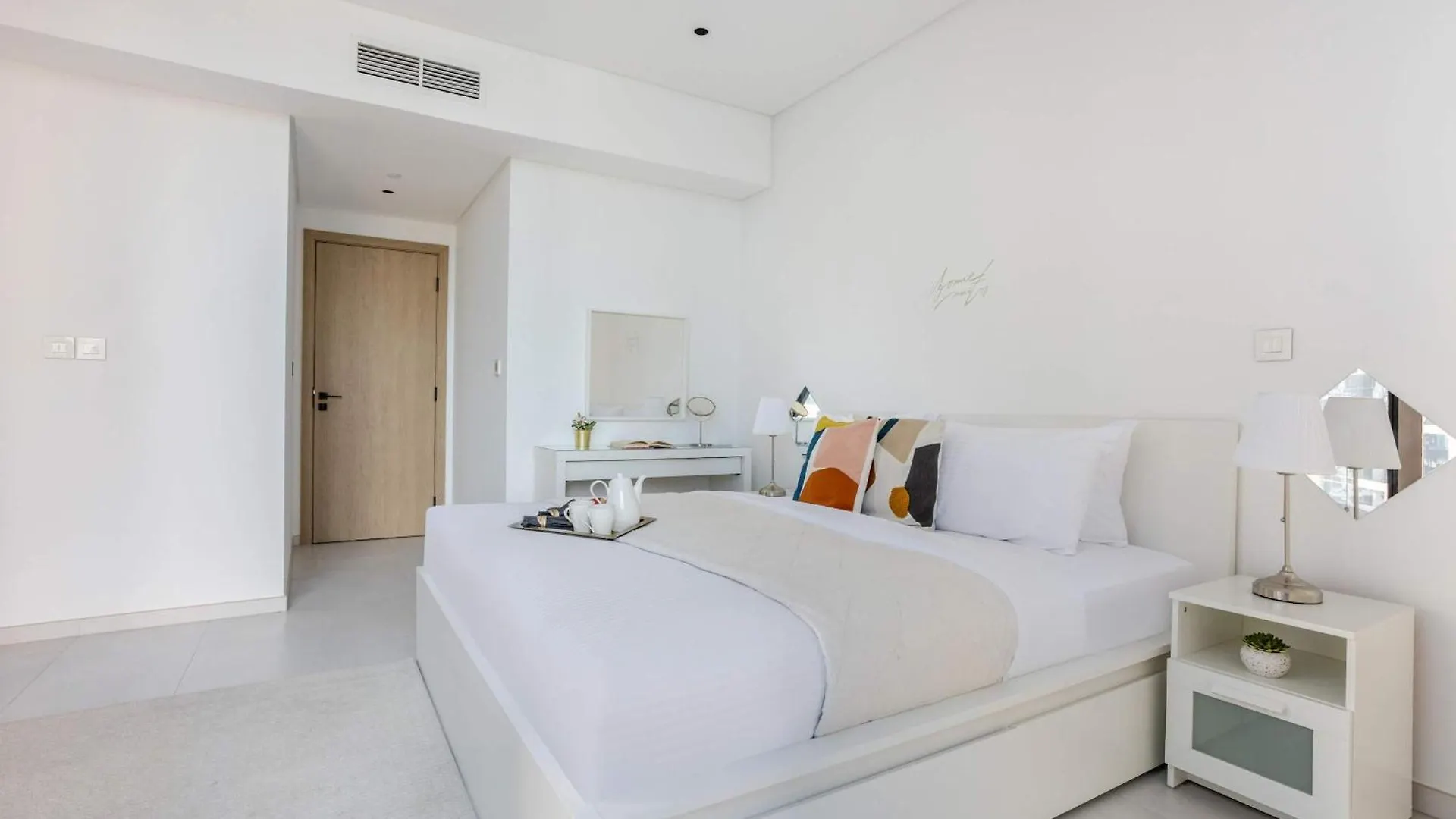 Apartment Frank Porter - Marquise Tower Dubai